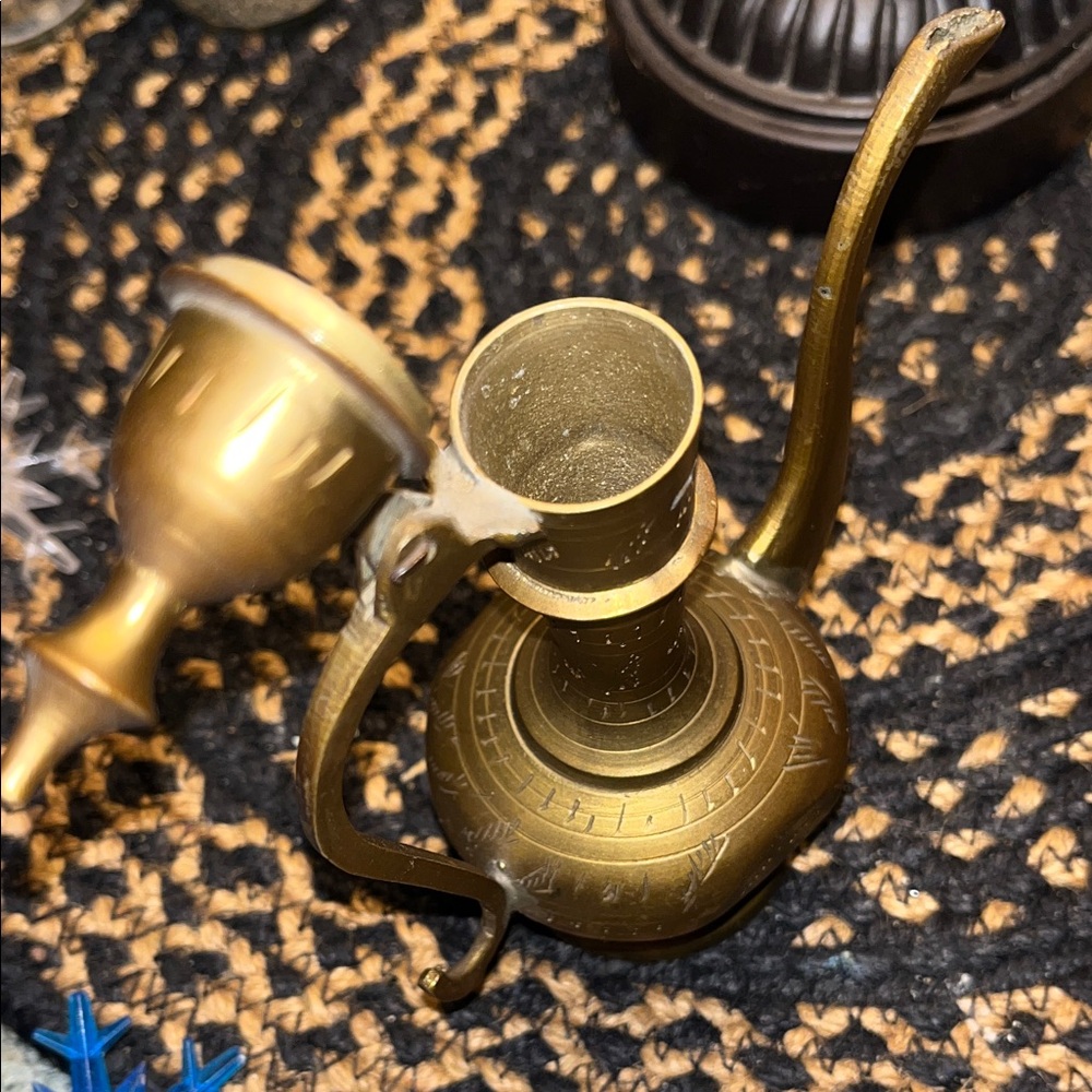 Vintage Brass Saki /Oil dispenser - Picture 6 of 14